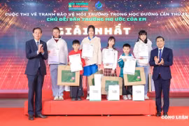 Trao giải cuộc thi vẽ tranh 'Sân trường mơ ước của em'