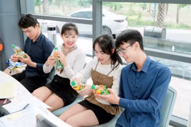 Vừa giải nhiệt, vừa háo hức săn thưởng khủng khi uống Trà Xanh Không Độ để có tiền du lịch, mua sắm