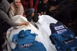 Israel không kích khiến 30 người thiệt mạng ở Gaza, gồm cả cứu hộ và nhà báo