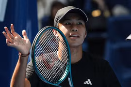 Tay vợt gốc Việt Learner Tien hạ Medvedev, giành vé chung kết China Open 2025