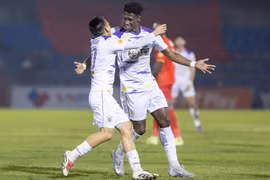 Hà Nội FC chia điểm kịch tính trước Hà Tĩnh tại V.League 2024/25