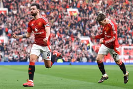 Chia điểm với Arsenal, MU vẫn ngụp lặn ở nửa cuối bảng xếp hạng