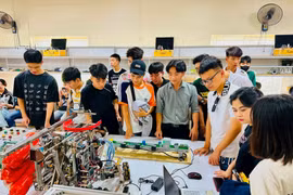 Xây dựng cơ chế, chính sách đặc thù thuê giảng viên giỏi ở nước ngoài thuộc ngành STEM về giảng dạy