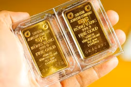 Giá vàng tiếp tục giảm 700.000 đồng mỗi lượng