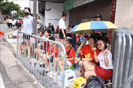 Người dân nô nức, tự hào chờ tổng duyệt diễu binh, diễu hành trước thềm Quốc khánh 2/9