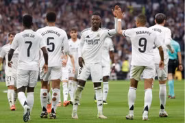 Real Madrid tạo nên lịch sử về doanh thu trong bóng đá