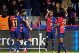 Barcelona hoà kịch tính Atletico Madrid theo kịch bản không tưởng