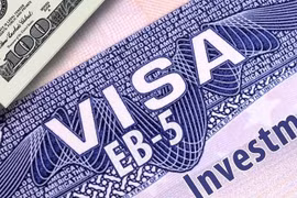 Tổng thống Mỹ muốn bán 'thẻ vàng' giá 5 triệu USD cho người nước ngoài
