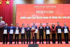 Quảng Ninh: Công bố các quyết định về công tác cán bộ cấp tỉnh