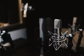 6 bài học để làm podcast điều tra: Từ chuyện kể, thu âm tới kiếm tiền