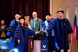 VinUni đặt mục tiêu vào Top 100 Đại học hàng đầu thế giới - Mời tuyển 500 nhà khoa học toàn cầu