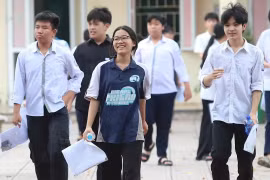 Hoàn thành môn Ngữ văn, thí sinh Hà Nội đánh giá đề thi gần gũi, vừa sức