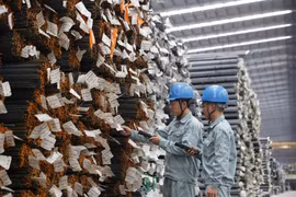 Chứng khoán phục hồi, cổ phiếu thép tăng trở lại