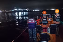 Chìm phà gần đảo Bali của Indonesia, hàng chục người mất tích
