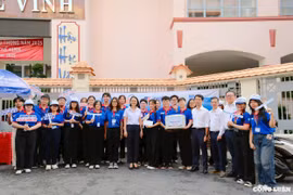 TP HCM thăm, động viên chiến sĩ 'Tiếp sức mùa thi'