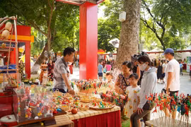 Hà Nội rực rỡ sắc màu di sản tại Lễ hội Quà tặng Du lịch 2025