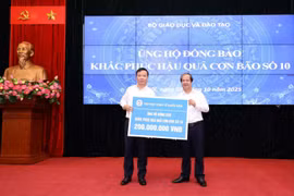 Ngành Giáo dục ủng hộ hơn 3,6 tỉ đồng giúp đồng bào khắc phục hậu quả bão số 10
