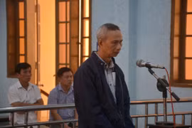 Cán bộ thuế đe dọa, ép buộc doanh nghiệp đưa 97 triệu đồng