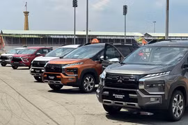 Mitsubishi Xpander Cross 2025: Giá lăn bánh tháng 12/2025