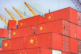 Thặng dư thương mại của Trung Quốc đạt kỷ lục gần 1 nghìn tỷ USD trước khi ông Trump trở lại