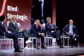 Thủ tướng Serbia từ chức trước áp lực từ làn sóng biểu tình chống chính quyền