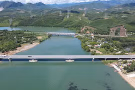 Những cuộc hội ngộ đặc biệt bên bến phà II Long Đại