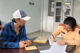 Tài xế xe tải lạng lách, tạt đầu các phương tiện trên Đại lộ Phạm Văn Đồng