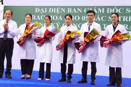 Bác sĩ trẻ vừa cầm giấy phép hành nghề đã có chung một lựa chọn đặc biệt