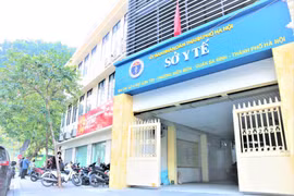 Bắt tạm giam một trưởng phòng thuộc Sở Y tế Hà Nội về hành vi nhận hối lộ