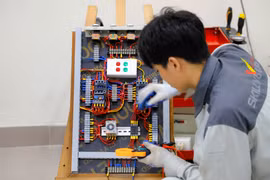 Tháo gỡ nút thắt dạy văn hóa THPT trong trường nghề: Học sinh 9+ mong chờ đổi mới