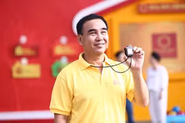 Bị nhà sản xuất ‘Mái ấm gia đình Việt’ tố bội tín, MC Quyền Linh nói gì?