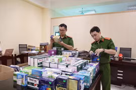 Bóc gỡ đường dây sản xuất thực phẩm bảo vệ sức khỏe giả, thu giữ hàng chục triệu sản phẩm