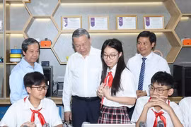 Tổng Bí thư Tô Lâm: Đẩy mạnh đổi mới sáng tạo, giáo dục STEM, chuyển đổi số, quan tâm học sinh khó khăn