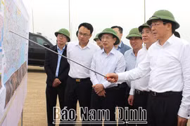 Bộ trưởng, Chủ nhiệm Văn phòng Chính phủ Trần Văn Sơn làm việc với tỉnh Nam Định