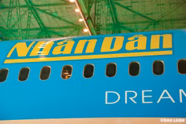 Logo Báo Nhân Dân xuất hiện trên thân máy bay Vietnam Airlines kỷ niệm 100 năm Báo chí Cách mạng Việt Nam