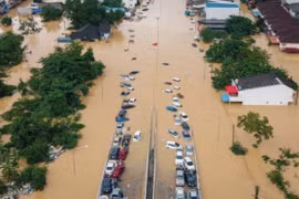 Bão lũ nghiêm trọng ở Đông Nam Á: Thái Lan vật lộn cứu trợ, Malaysia và Indonesia chịu thiệt hại lớn
