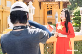 Người dân Hà Nội nô nức đổ về khu vực Lăng Bác để check-in dịp 80 năm Quốc khánh 2/9