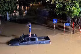 Thái Nguyên: Nhiều tuyến đường tiếp tục chìm trong biển nước sau cơn mưa lớn