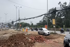 Quốc lộ 1A đoạn Văn Điển - Ngọc Hồi thi công dở dang ảnh hưởng đến đời sống người dân