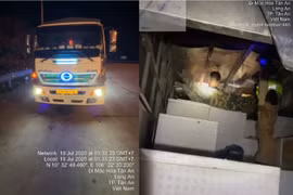 Bị người dân phản ánh, xe tải chở người trái phép không thoát khỏi CSGT