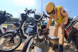 Đắk Lắk: Học sinh tụ tập biểu diễn xe điện độ chế để câu like