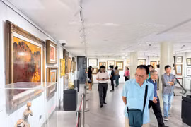 Đặc sắc triển lãm tôn vinh lịch sử - văn hóa dân tộc tại Trung tâm TTVH hồ Gươm