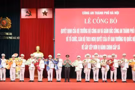 Hà Nội: Công bố 126 Trưởng Công an cấp xã, hơn 11.000 cán bộ, chiến sĩ được điều động