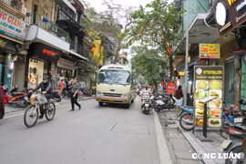 Hà Nội yêu cầu kiểm tra xe trên 16 chỗ ra vào phố cổ, Hồ Gươm trong khung giờ cấm