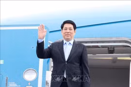 Chủ tịch nước Lương Cường lên đường dự Tuần lễ cấp cao APEC 2025