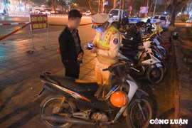 Tạm giữ hơn 2 nghìn xe máy vi phạm giao thông trong ngày 3/5