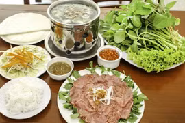Bò nhúng giấm vào top 10 món thịt ngon nhất châu Á