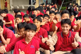 12.000 đồng/60 phút trông học sinh: Tiện cho cha mẹ, lợi cho ai?