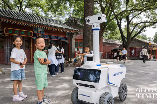 Robot AI thay người dọn rác, tuần tra và bắt muỗi ở Trung Quốc