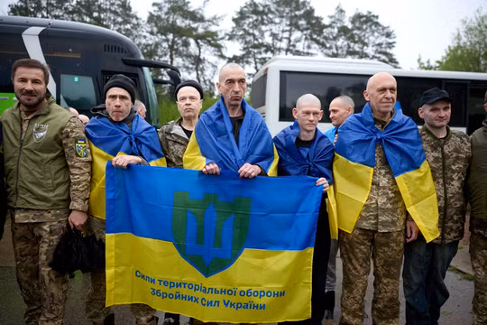 Nga và Ukraine trao đổi mỗi bên 205 tù binh